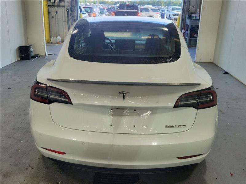 tesla model 3 2018 5YJ3E1EB8JF072730 image tesla model 3 2018 5YJ3E1EB8JF072730 image